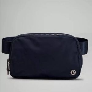 Lululemon Tue Navy Belt Bag
